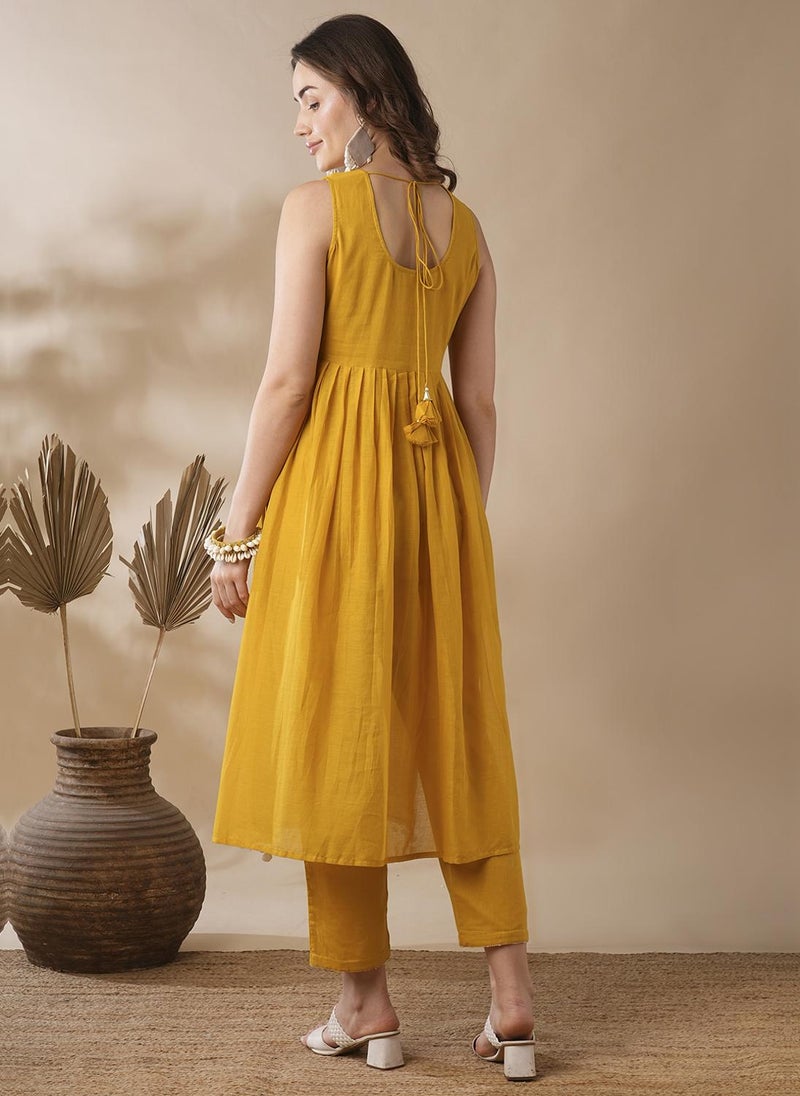 جلو باص جلوبس تونيك نسائي قطن مطرز بالزهور أبيض وأصفر مع بنطلون - Image 4